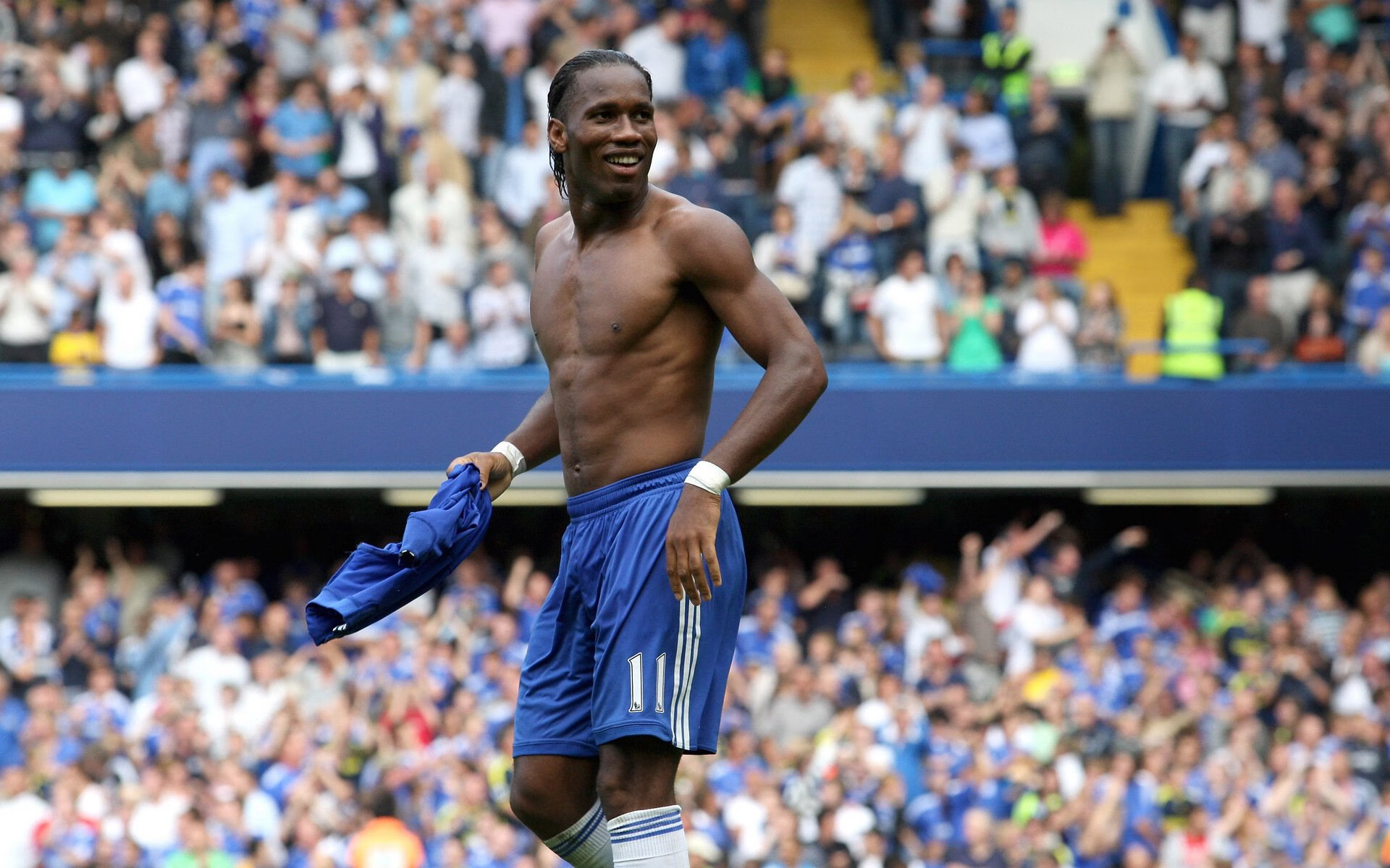 C罗状态火热,毕尔巴鄂生死战取胜丹麦—绿茵场上的双重奏鸣